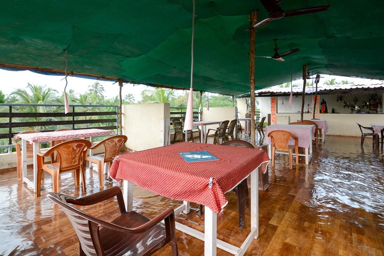 Oyo Pleasure Beach Resort Morjim Exterior photo